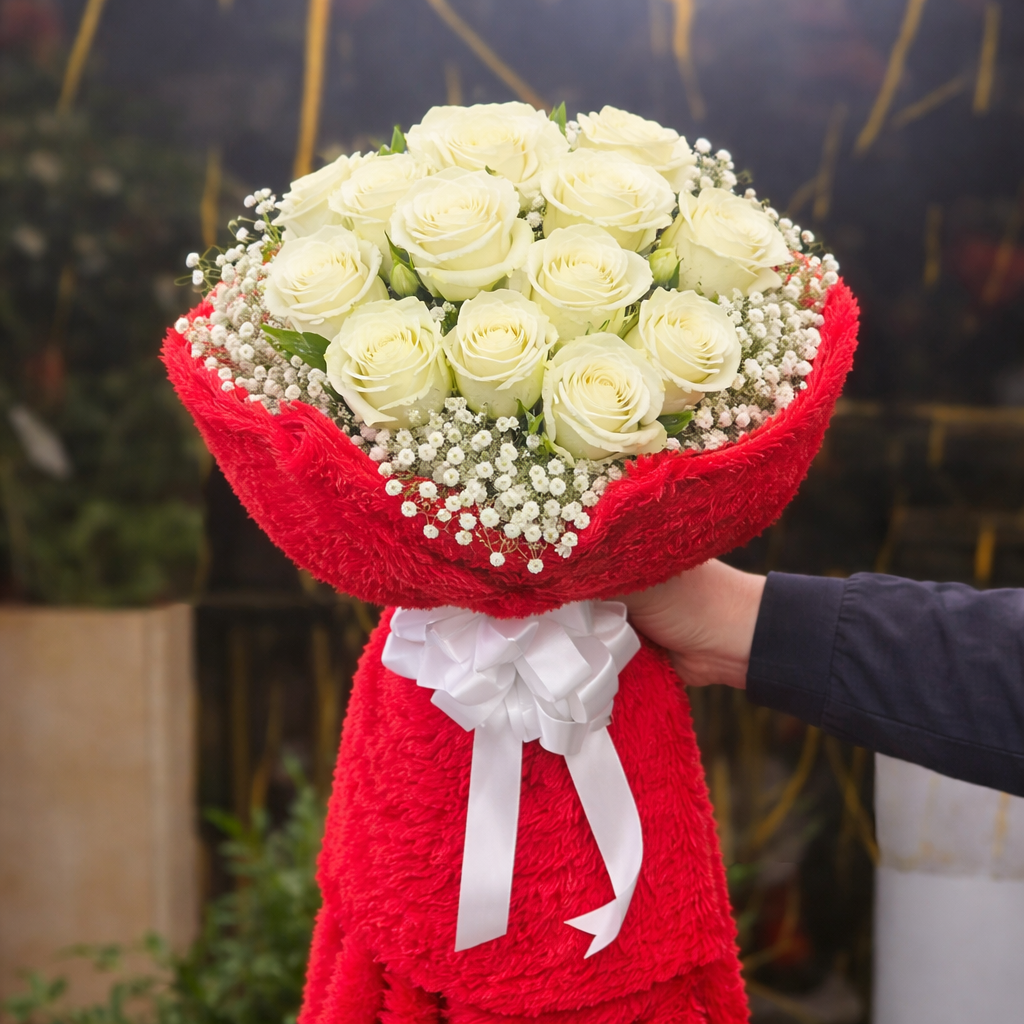 باقة أنيقة من الورود البيضاء – 15 وردة
